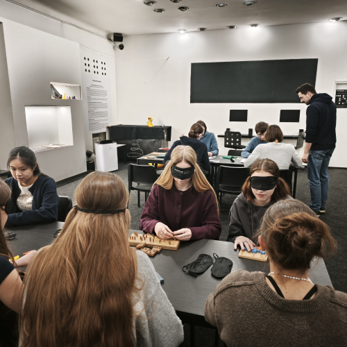 Neviditelná výstava (kvarta)